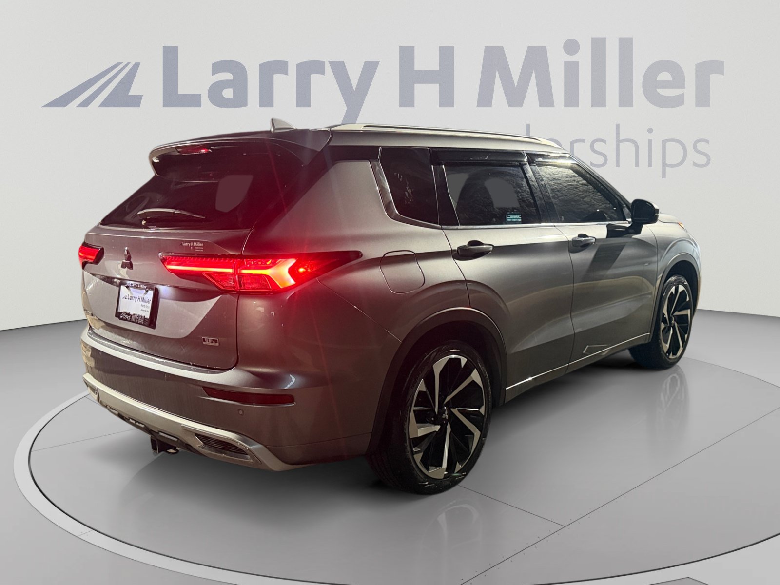 Used 2022 Mitsubishi Outlander SEL FWD image 5