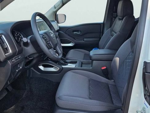 Certified 2025 Nissan Frontier SV w/ SV Convenience Package RWD image 10