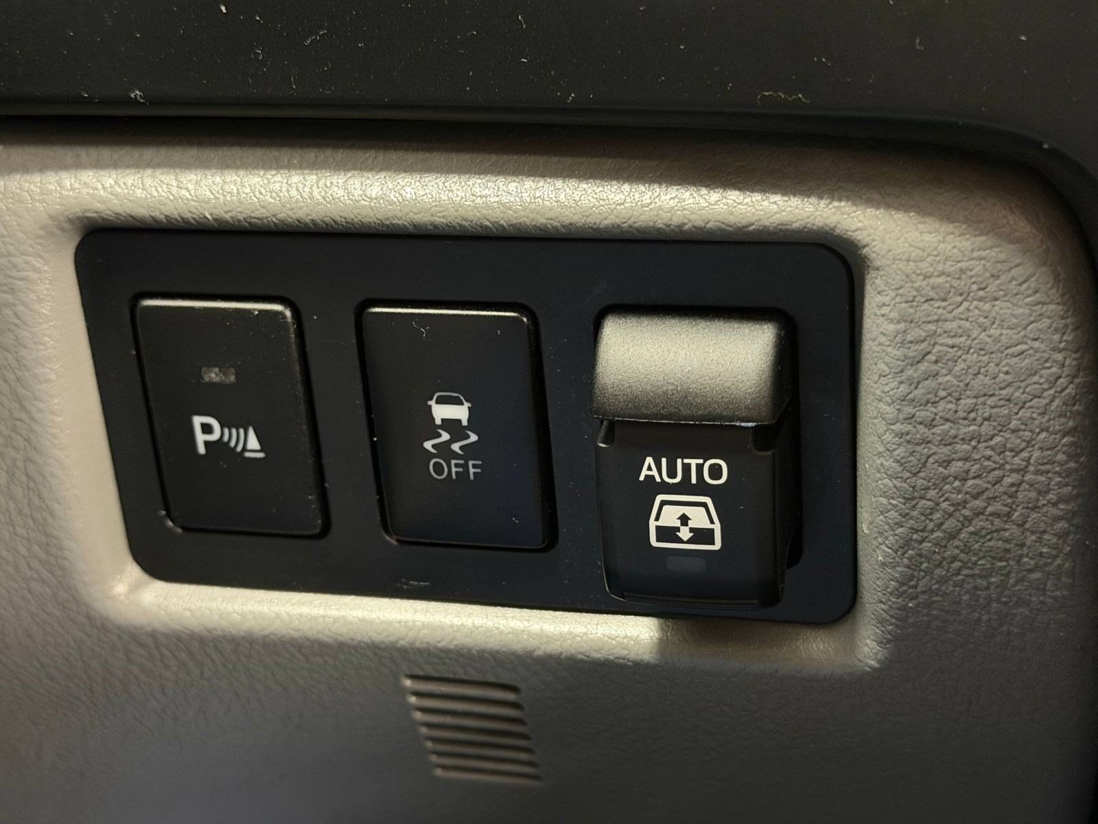 Used 2019 Toyota Sequoia SR5 AWD/4WD image 20