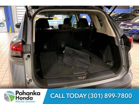 Used 2024 Nissan Rogue S image 27