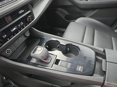 Certified 2023 Nissan Rogue SV w/ SV Premium B Package FWD image 24