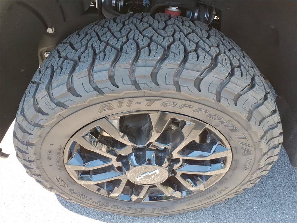 Certified 2025 Chevrolet Silverado 2500 LT w/ Trail Boss Package AWD/4WD image 5
