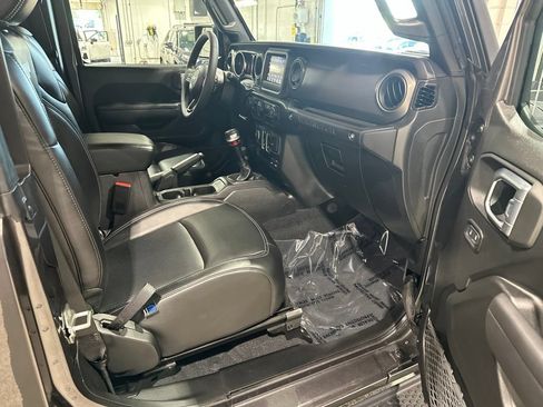 Used 2023 Jeep Wrangler Sport AWD/4WD image 17