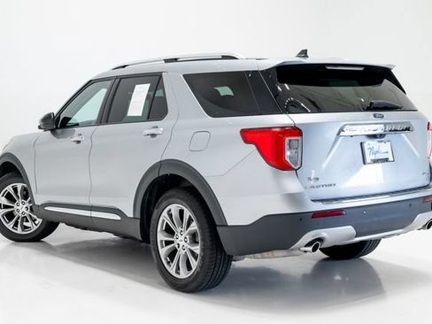 Used 2023 Ford Explorer Limited AWD/4WD image 31