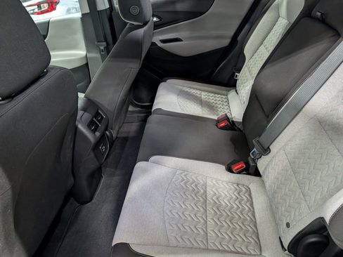 Used 2024 Chevrolet Equinox LS w/ LS Convenience Package image 18