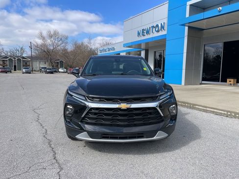 Used 2024 Chevrolet Blazer LT image 3