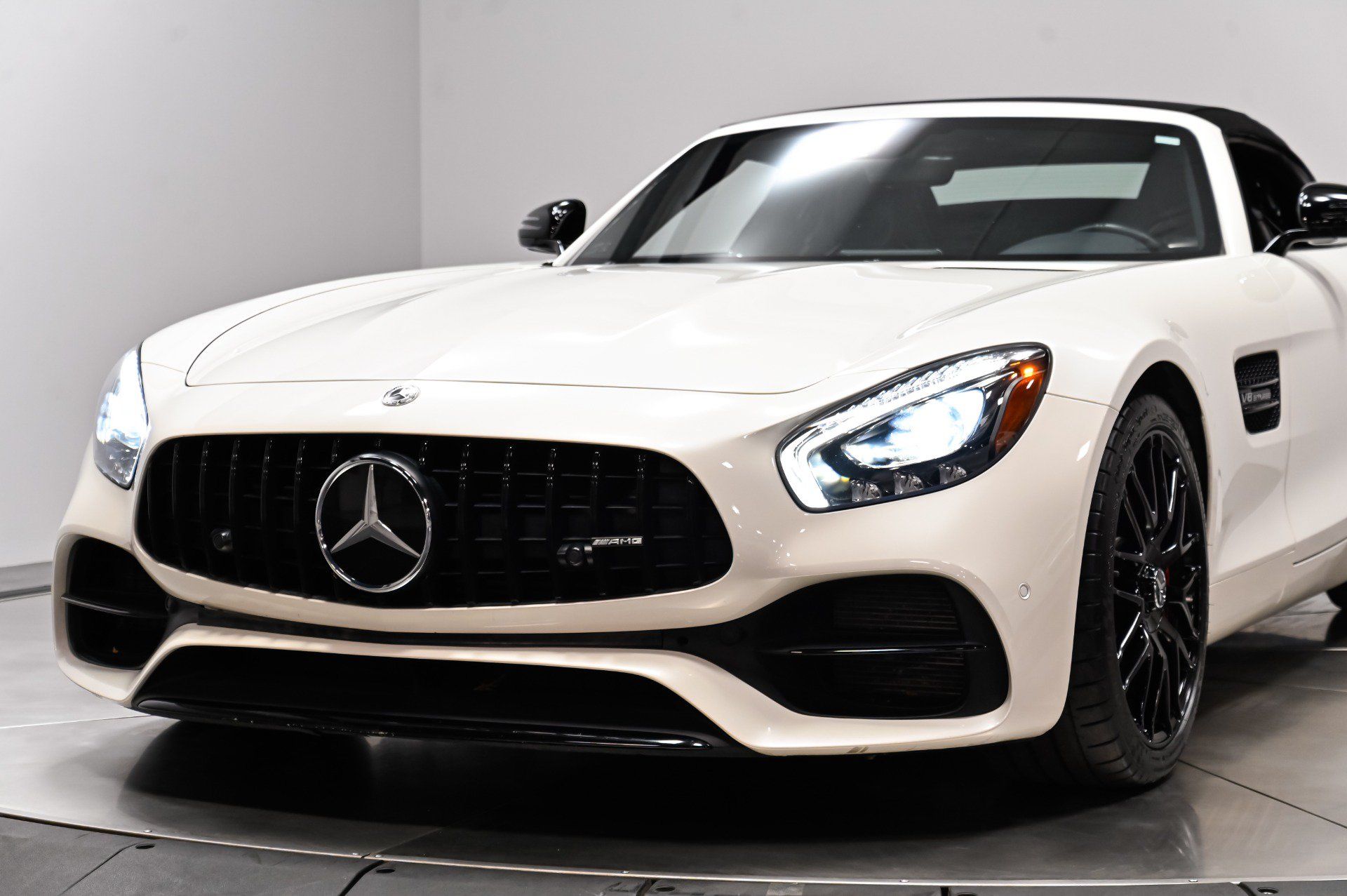 Used 2018 Mercedes-Benz AMG GT Roadster image 48