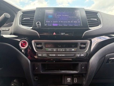 Used 2023 Honda Ridgeline Black Edition image 9