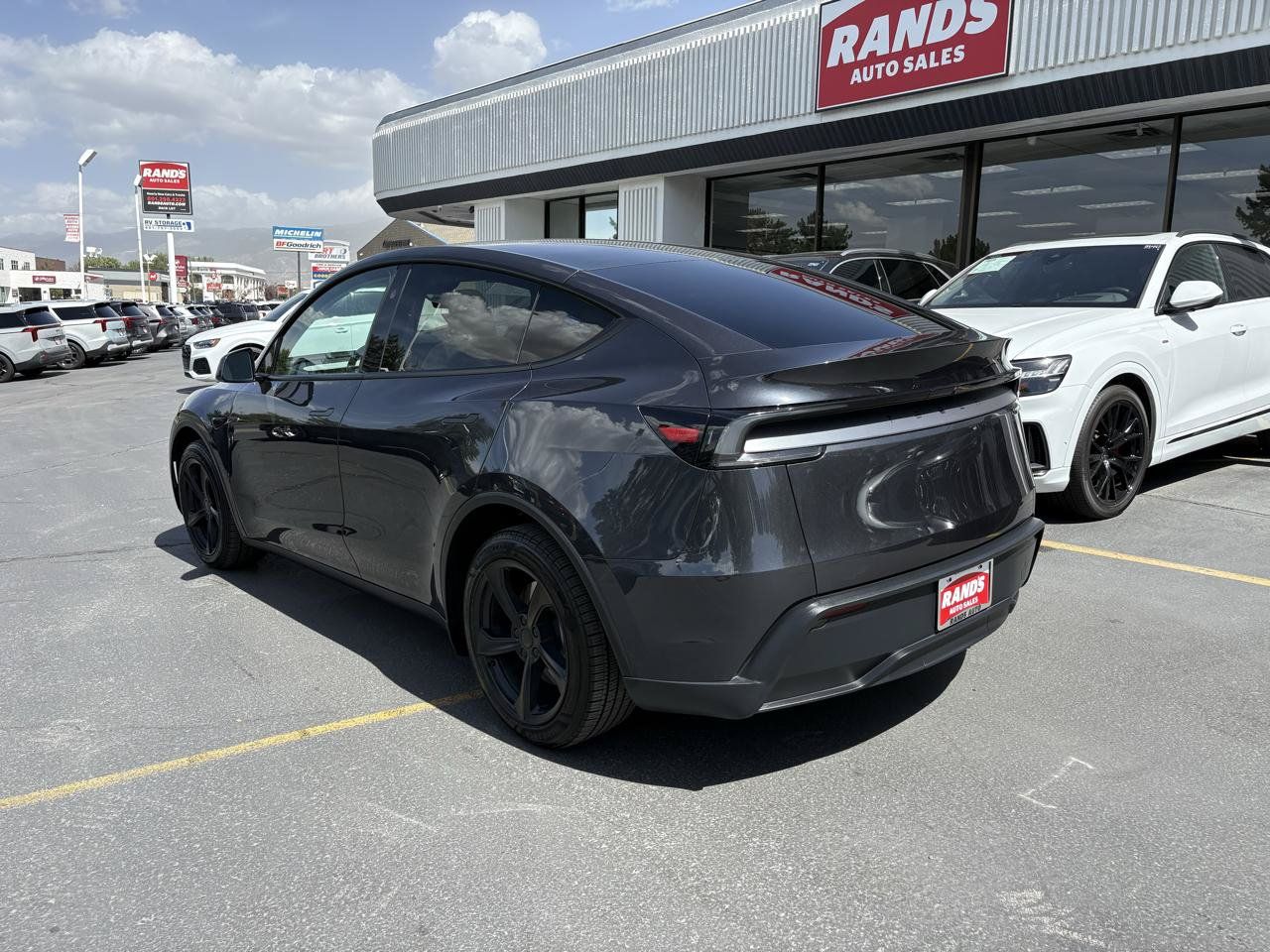 Used 2026 Tesla Model Y Long Range RWD image 9