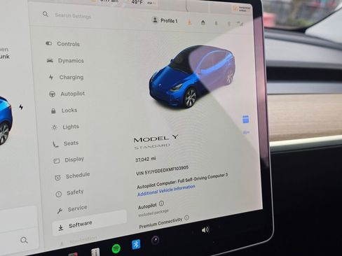 Used 2021 Tesla Model Y Standard Range image 40