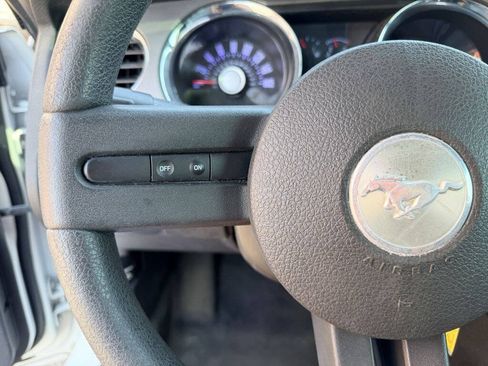 Used 2012 Ford Mustang Convertible RWD image 13