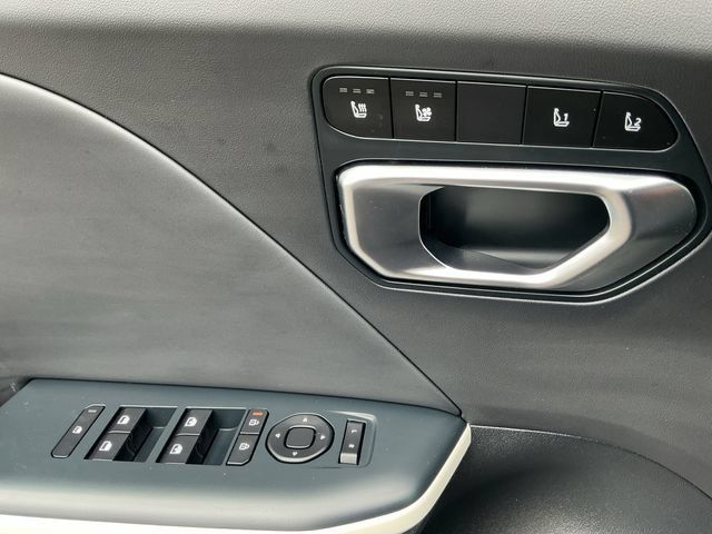 Used 2025 Kia K4 GT-Line w/ GT-Line Premium Package FWD image 12