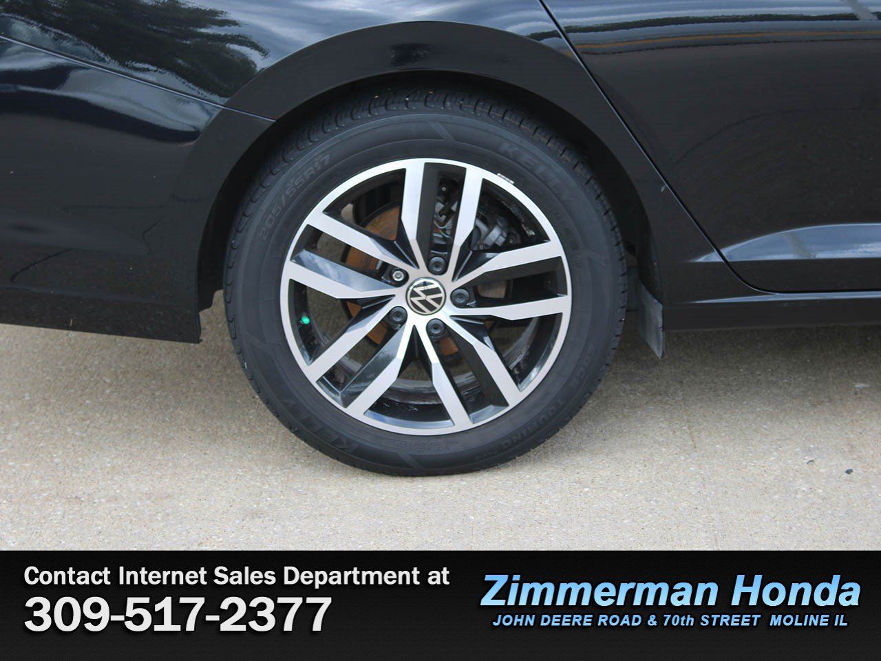 Used 2025 Volkswagen Jetta SE FWD image 21