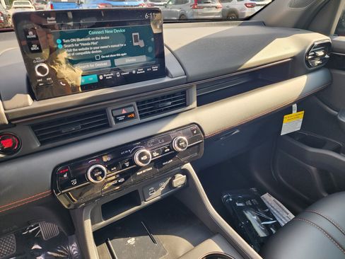 New 2025 Honda Pilot TrailSport image 7