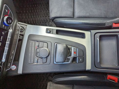 Used 2019 Audi SQ5 Premium image 22