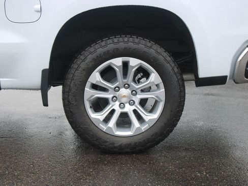 New 2026 Chevrolet Silverado 1500 LTZ w/ LTZ Premium Package AWD/4WD image 17