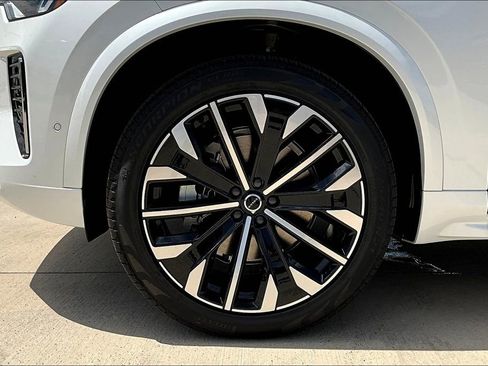 New 2026 Volvo XC90 B6 Plus w/ Protection Package Premier image 24