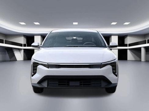 New 2026 Kia K4 LXS image 2