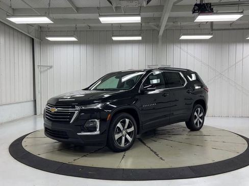 Used 2023 Chevrolet Traverse LT w/ LT Premium Package image 4