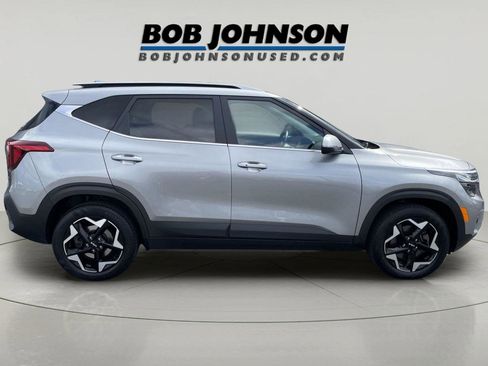 Used 2024 Kia Seltos EX AWD/4WD image 2