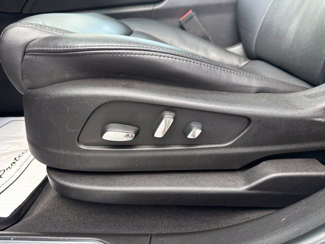 Certified 2018 Cadillac XT5 Luxury w/ Driver Awareness Package AWD/4WD image 16