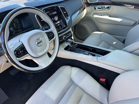 Used 2016 Volvo XC90 T6 Momentum w/ Momentum Plus Package AWD/4WD image 9