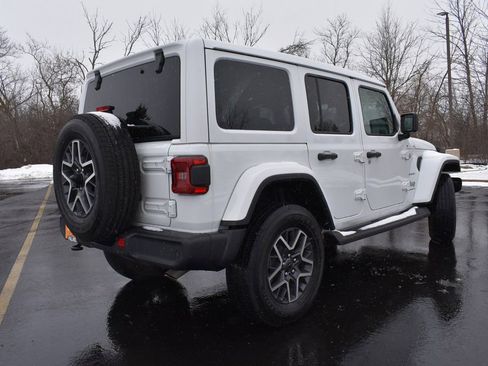Certified 2024 Jeep Wrangler Sahara w/ Technology Group image 5