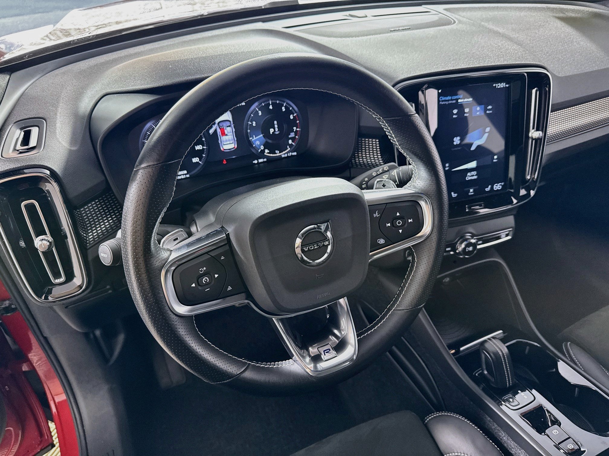 Used 2019 Volvo XC40 T5 R-Design AWD/4WD image 24