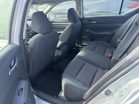 Used 2022 Nissan Altima 2.5 SV image 9