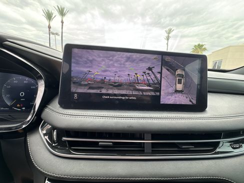 Used 2025 INFINITI QX60 Luxe w/ Black Edition FWD image 15