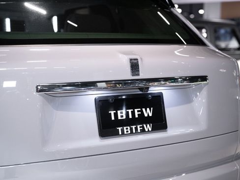 Used 2023 Rolls-Royce Cullinan w/ Cullinan Package image 15