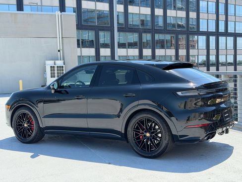 Certified 2025 Porsche Cayenne GTS AWD/4WD image 3