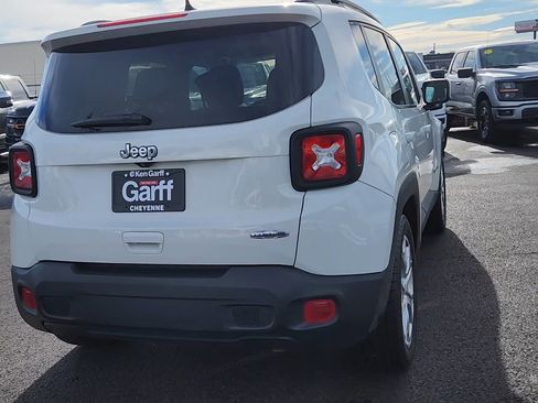 Used 2019 Jeep Renegade Latitude w/ Popular Equipment Group image 3