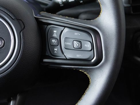 Used 2024 Jeep Wrangler Unlimited image 33