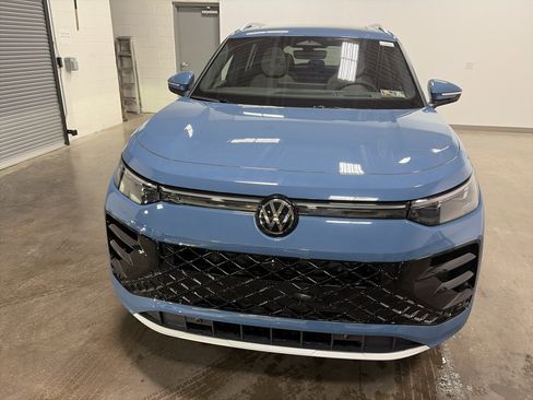 New 2026 Volkswagen Tiguan SEL R-Line image 7