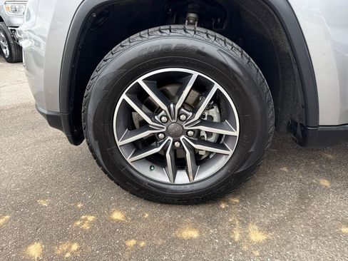 Used 2019 Jeep Grand Cherokee Limited w/ Luxury Group II image 28