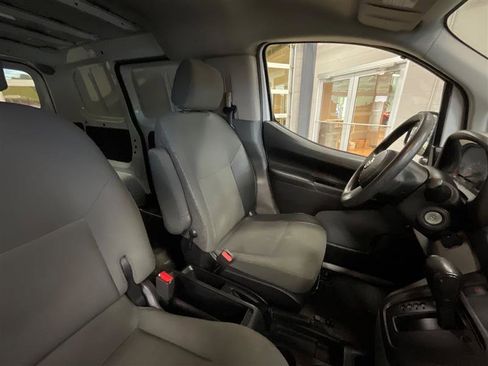 Used 2017 Nissan NV200 S w/ Cruise Control Package image 18