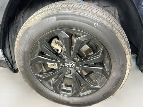 Used 2023 Toyota RAV4 XSE AWD/4WD image 33