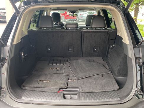 Certified 2023 Nissan Rogue SV w/ SV Premium B Package AWD/4WD image 9