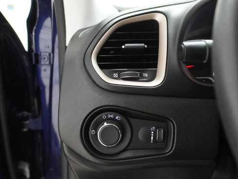 Used 2016 Jeep Renegade Sport w/ Power & Air Group FWD image 16
