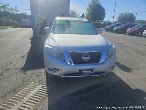 Used 2014 Nissan Pathfinder Platinum w/ Platinum Premium Package image 2