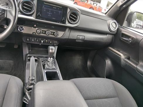 Used 2019 Toyota Tacoma 2WD Double Cab image 12