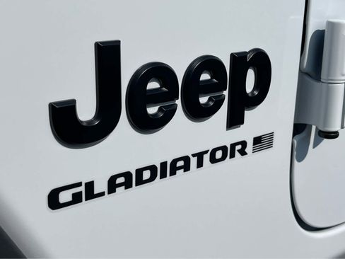 New 2025 Jeep Gladiator Sport image 8