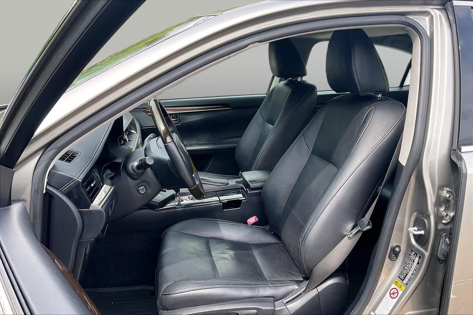 Used 2015 Lexus ES 350 w/ Luxury Package FWD image 8