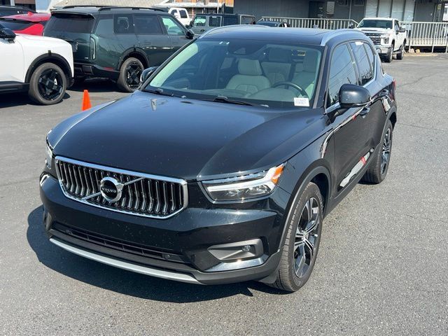 Used 2020 Volvo XC40 T5 Inscription w/ Protection Package Premier AWD/4WD image 3