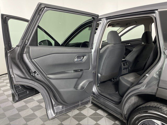 Used 2026 Nissan Rogue SV FWD image 36