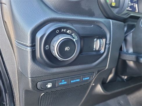 Certified 2025 Jeep Wrangler Unlimited Sahara image 24