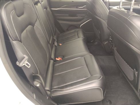 Used 2022 Jeep Grand Cherokee Limited 4xe w/ Luxury Tech Group II image 19