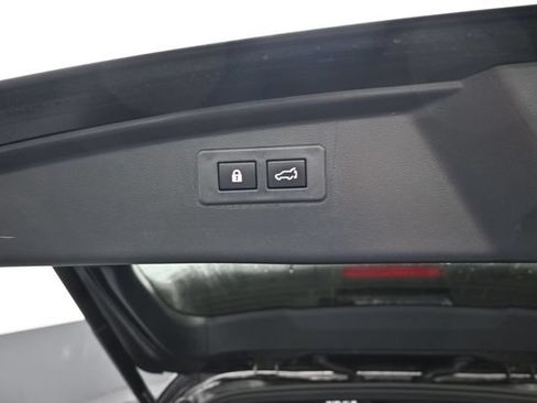 Used 2024 Subaru Outback Premium AWD/4WD image 7