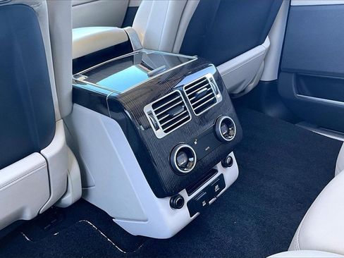 Used 2018 Land Rover Range Rover Long Wheelbase Autobiography image 24